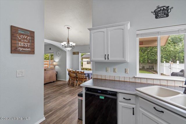 2324 N MACKENZIE DR, Post Falls, ID 83854