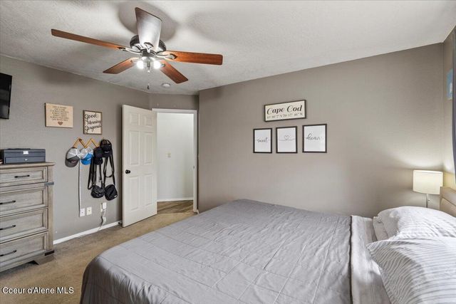 2324 N MACKENZIE DR, Post Falls, ID 83854