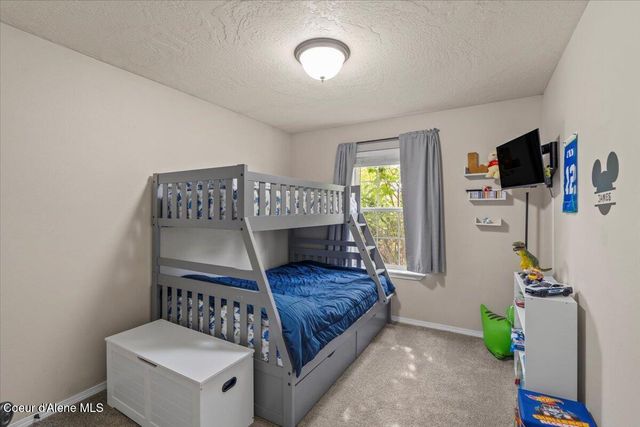 2324 N MACKENZIE DR, Post Falls, ID 83854