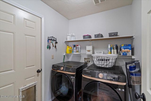 2324 N MACKENZIE DR, Post Falls, ID 83854