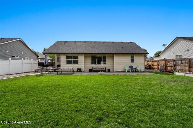 2324 N MACKENZIE DR, Post Falls, ID 83854