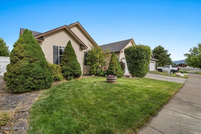 2324 N MACKENZIE DR, Post Falls, ID 83854