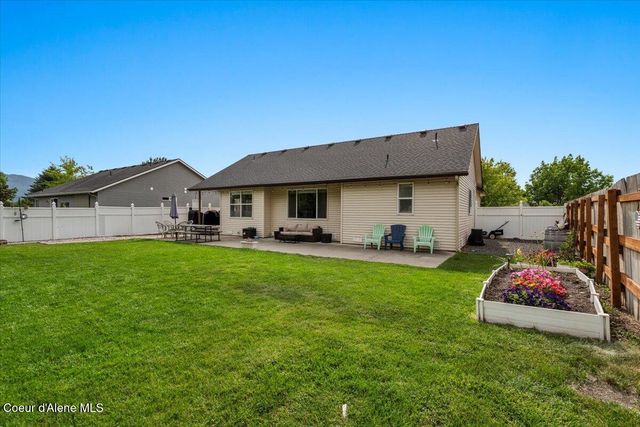 2324 N MACKENZIE DR, Post Falls, ID 83854