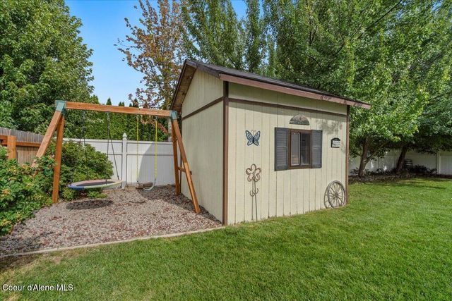 2324 N MACKENZIE DR, Post Falls, ID 83854
