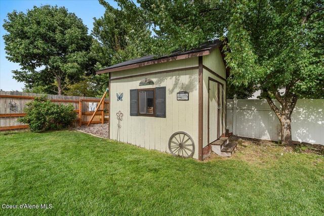 2324 N MACKENZIE DR, Post Falls, ID 83854