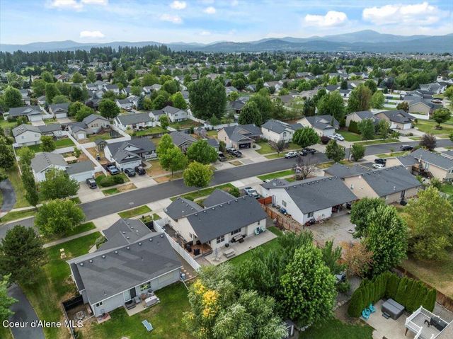 2324 N MACKENZIE DR, Post Falls, ID 83854