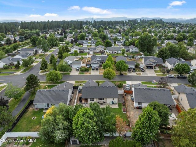 2324 N MACKENZIE DR, Post Falls, ID 83854