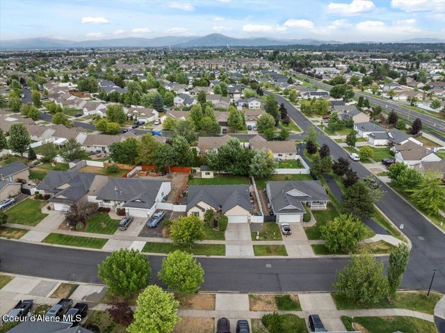 2324 N MACKENZIE DR, Post Falls, ID 83854