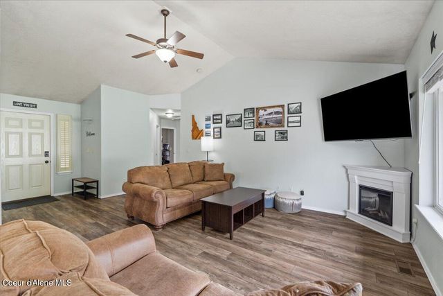 2324 N MACKENZIE DR, Post Falls, ID 83854