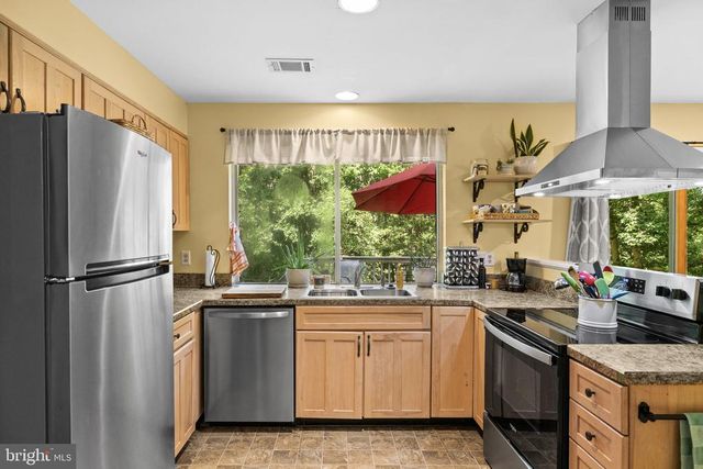 11822 RUTHERFORD DR, Fredericksburg, VA 22407