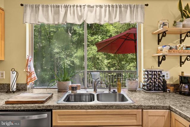 11822 RUTHERFORD DR, Fredericksburg, VA 22407