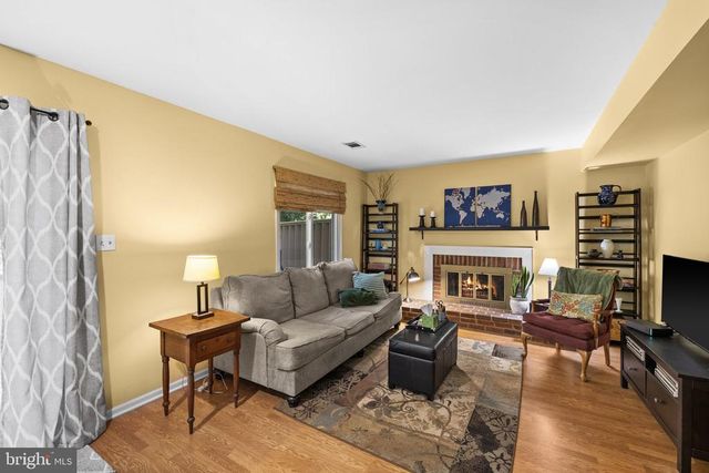 11822 RUTHERFORD DR, Fredericksburg, VA 22407