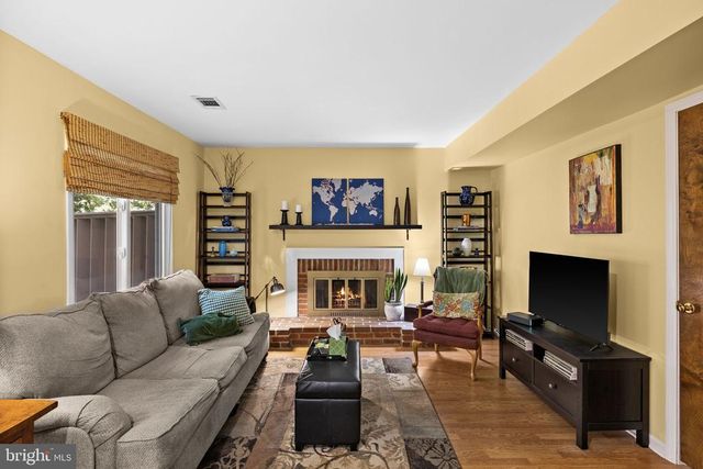 11822 RUTHERFORD DR, Fredericksburg, VA 22407