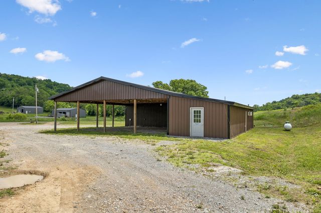 769 Echo Rd, Hartsville, TN 37074