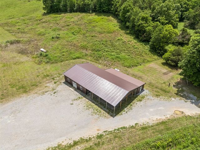 769 Echo Rd, Hartsville, TN 37074