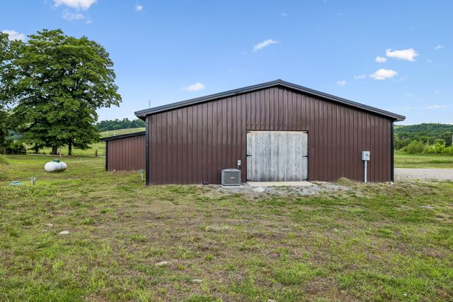 769 Echo Rd, Hartsville, TN 37074