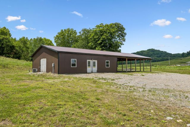 769 Echo Rd, Hartsville, TN 37074