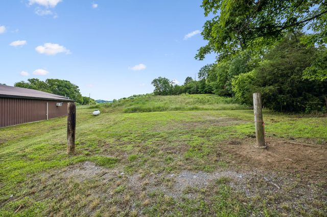 769 Echo Rd, Hartsville, TN 37074