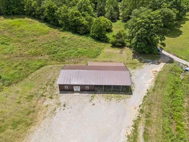 769 Echo Rd, Hartsville, TN 37074