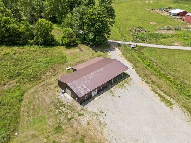 769 Echo Rd, Hartsville, TN 37074