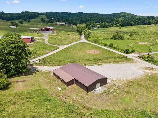 769 Echo Rd, Hartsville, TN 37074