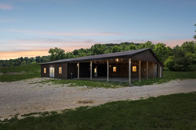 769 Echo Rd, Hartsville, TN 37074