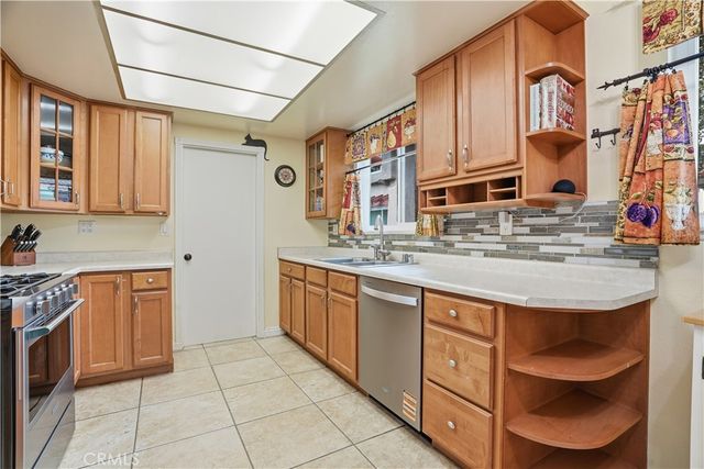 13931 La Jolla, Garden Grove, CA 92844