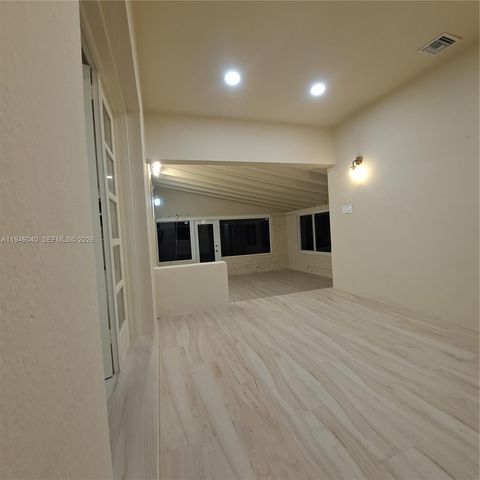 5840 SW 51st St, Miami, FL 33155