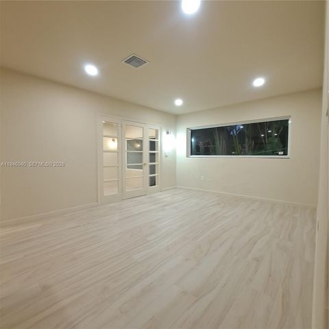 5840 SW 51st St, Miami, FL 33155