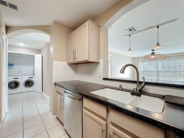 3960 SOUTHPOINTE DRIVE 515, Orlando, FL 32822