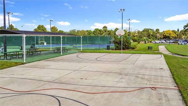 3960 SOUTHPOINTE DRIVE 515, Orlando, FL 32822