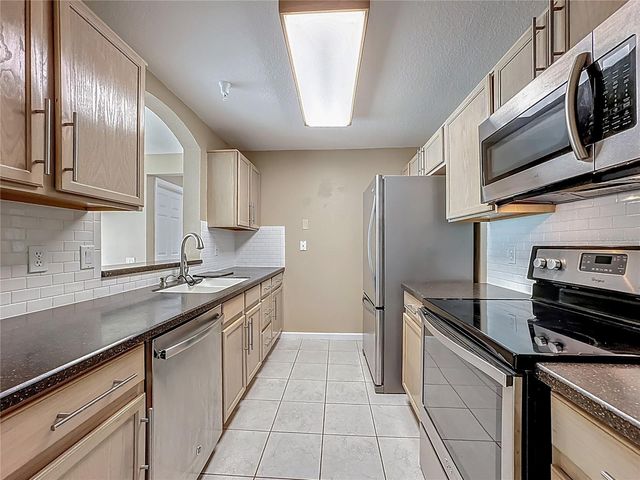 3960 SOUTHPOINTE DRIVE 515, Orlando, FL 32822