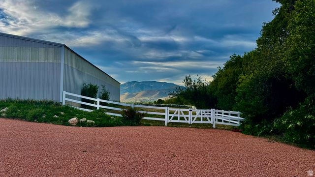 2334 S FALCON WAY, Huntsville, UT 84317