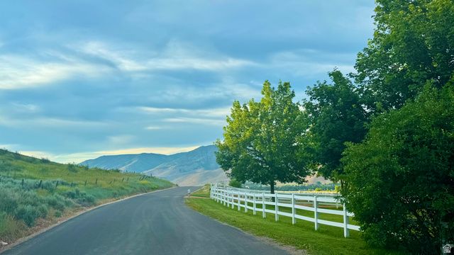 2334 S FALCON WAY, Huntsville, UT 84317