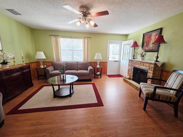 102 S CLAIRE Drive, Perry, FL 32348