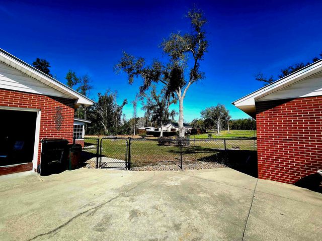102 S CLAIRE Drive, Perry, FL 32348