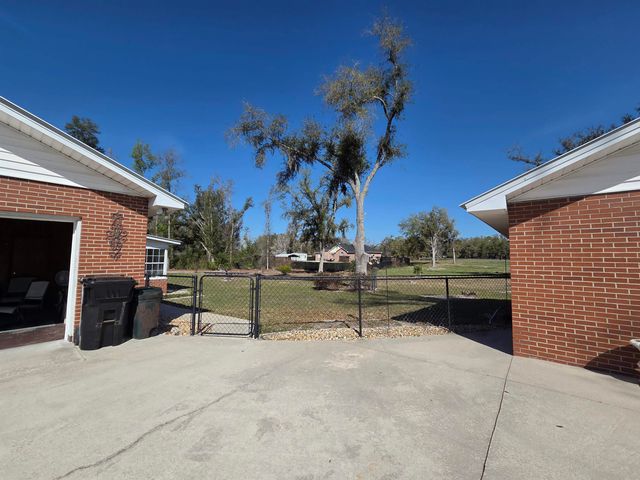 102 S CLAIRE Drive, Perry, FL 32348