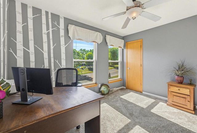 1709 Schmidt ROAD, West Bend, WI 53090