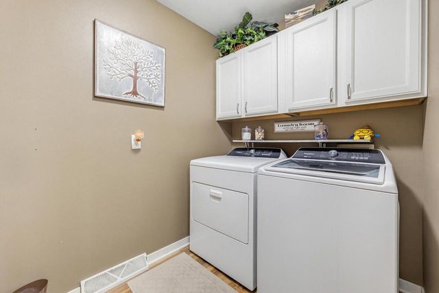 1709 Schmidt ROAD, West Bend, WI 53090