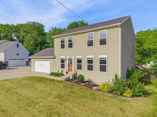1709 Schmidt ROAD, West Bend, WI 53090