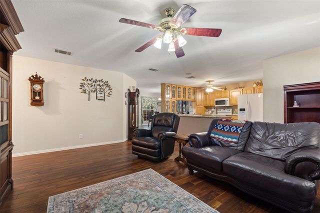 399 Upper Elgin River RD, Elgin, TX 78621