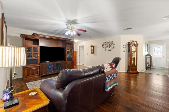 399 Upper Elgin River RD, Elgin, TX 78621