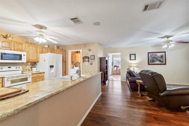 399 Upper Elgin River RD, Elgin, TX 78621
