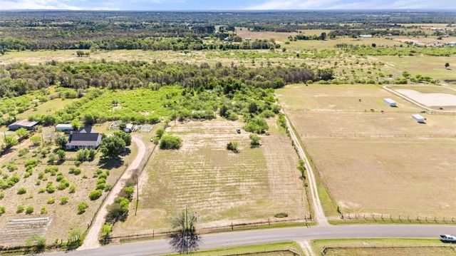 399 Upper Elgin River RD, Elgin, TX 78621