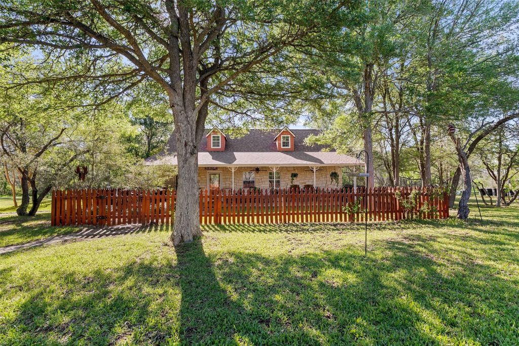 399 Upper Elgin River RD, Elgin, TX 78621
