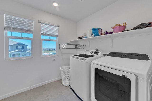 4550 Spring Harvest Dr, Folsom, CA 95630
