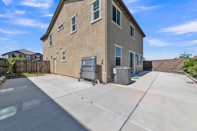 4550 Spring Harvest Dr, Folsom, CA 95630