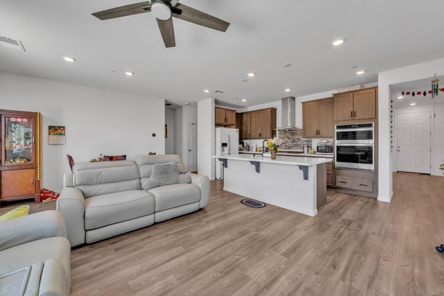 4550 Spring Harvest Dr, Folsom, CA 95630