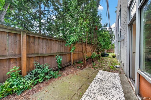 432 E Parent Avenue, Royal Oak, MI 48067