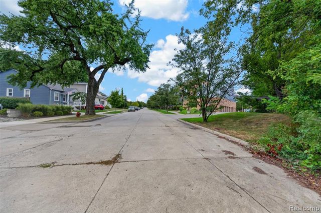 432 E Parent Avenue, Royal Oak, MI 48067